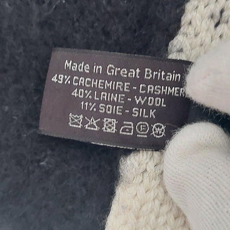 CHANEL 香奈兒 🎀現貨實拍 🎀熊貓 爆款 字母logo 雙面 羊絨 圍巾 批肩 黑白-55