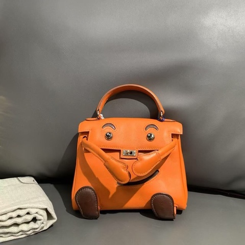 愛馬仕Hermes 千禧娃娃kelly doll 愛馬仕橙 收藏款 框D 好價帶走