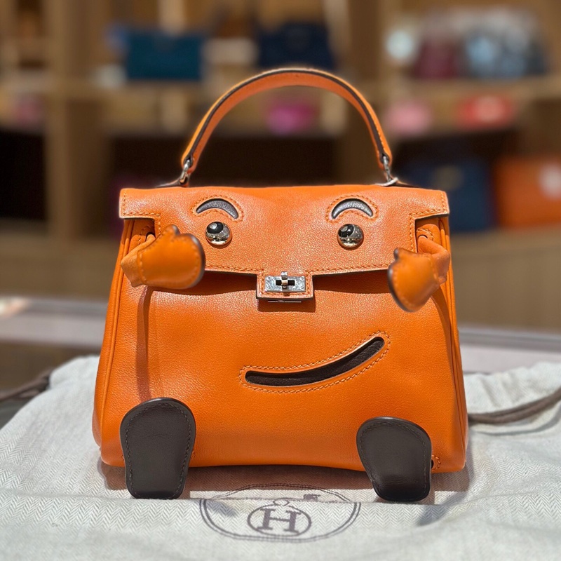 愛馬仕Hermes 千禧娃娃kelly doll 愛馬仕橙 收藏款 框D 好價帶走-1