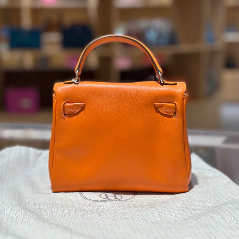 愛馬仕Hermes 千禧娃娃kelly doll 愛馬仕橙 收藏款 框D 好價帶走-2