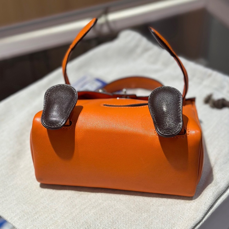 愛馬仕Hermes 千禧娃娃kelly doll 愛馬仕橙 收藏款 框D 好價帶走-3