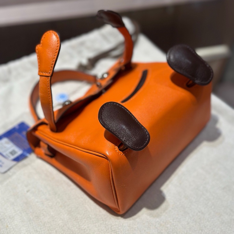 愛馬仕Hermes 千禧娃娃kelly doll 愛馬仕橙 收藏款 框D 好價帶走-5