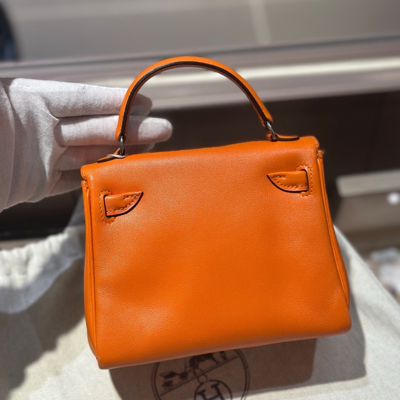 愛馬仕Hermes 千禧娃娃kelly doll 愛馬仕橙 收藏款 框D 好價帶走-7