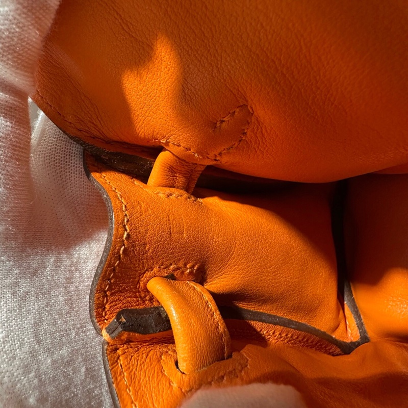 愛馬仕Hermes 千禧娃娃kelly doll 愛馬仕橙 收藏款 框D 好價帶走-9