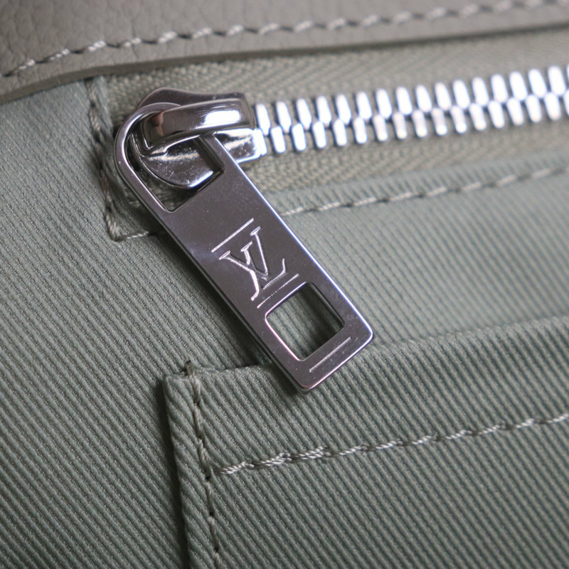 路易威登 M22506 Fastline LV Aerogram 小牛皮鼠尾草綠手提包,飾有品牌標誌,法國製造,男士款-10