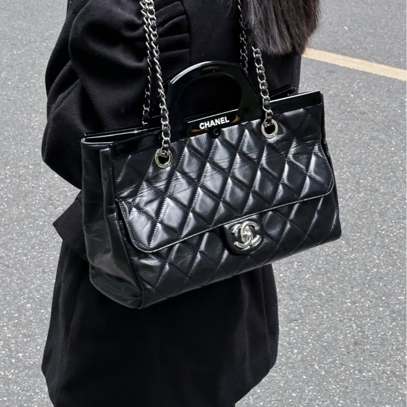 Chanel • 高稀黑銀油臘牛皮壓克力手柄衣架包 小號-1