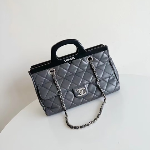 Chanel • 高稀大象灰油臘牛皮銀扣壓克力手柄衣架包