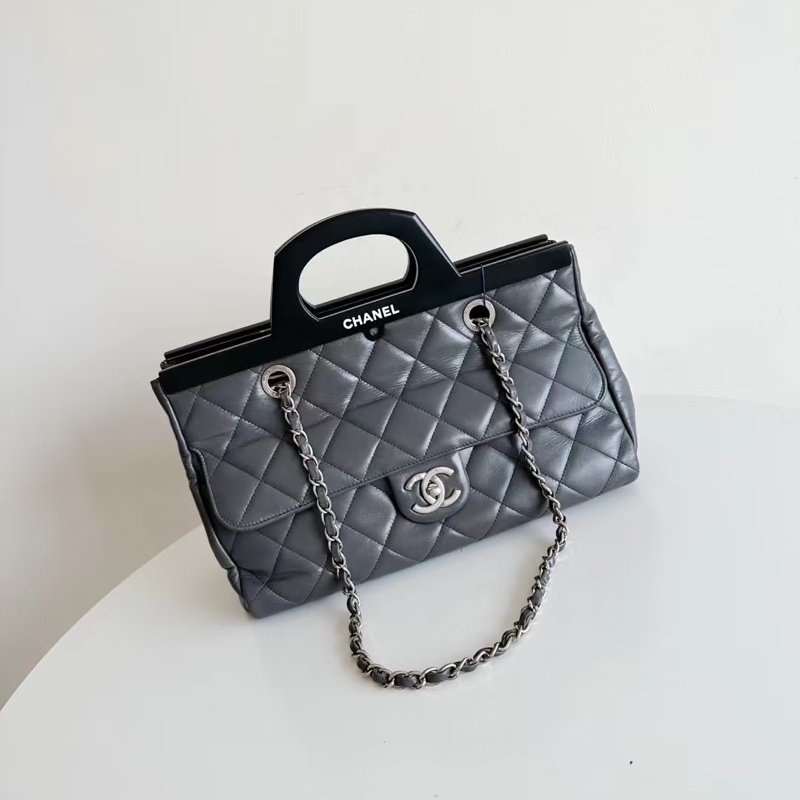 Chanel • 高稀大象灰油臘牛皮銀扣壓克力手柄衣架包-0