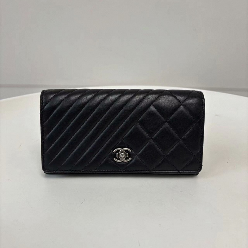 Chanel • 孟買系列 黑銀油臘牛皮長夾 #可加鏈條變Woc-0