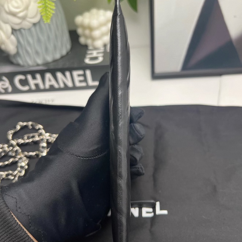 Chanel • 經典雙C銀扣牛皮一字拉鍊大零錢包-4