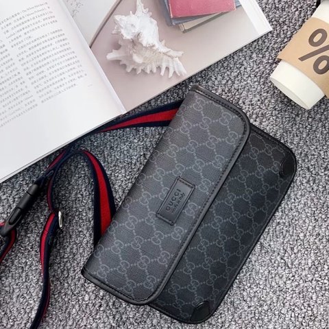 Gucci • 經典黑色老花腰包 胸包