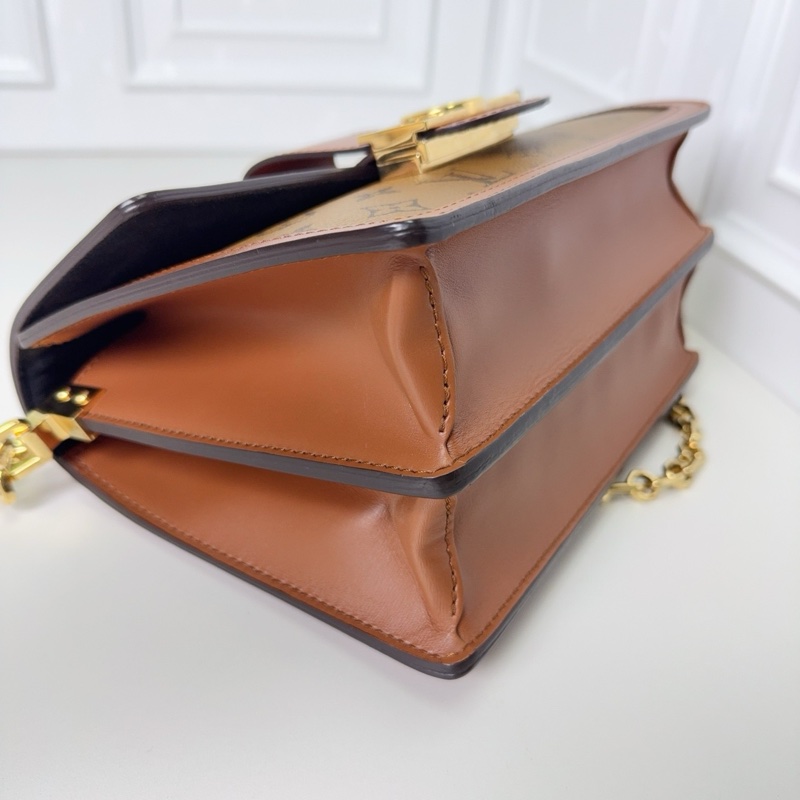 LV芯片款達芙妮中號鏈條包-5