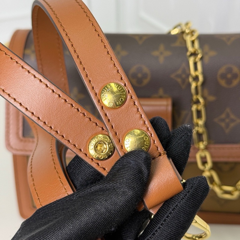 LV芯片款達芙妮中號鏈條包-8