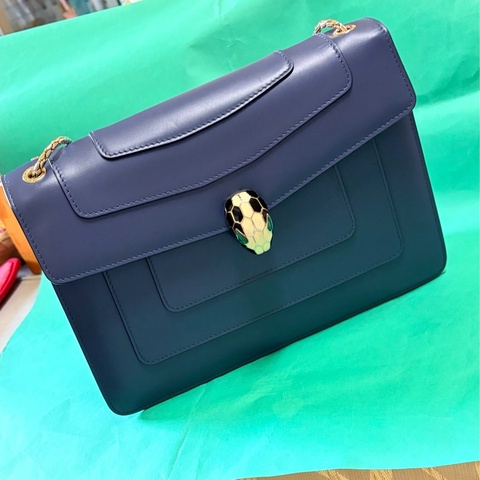 BVLGARI 寶格麗優雅經點銀鏈牛皮背包 27*19*6