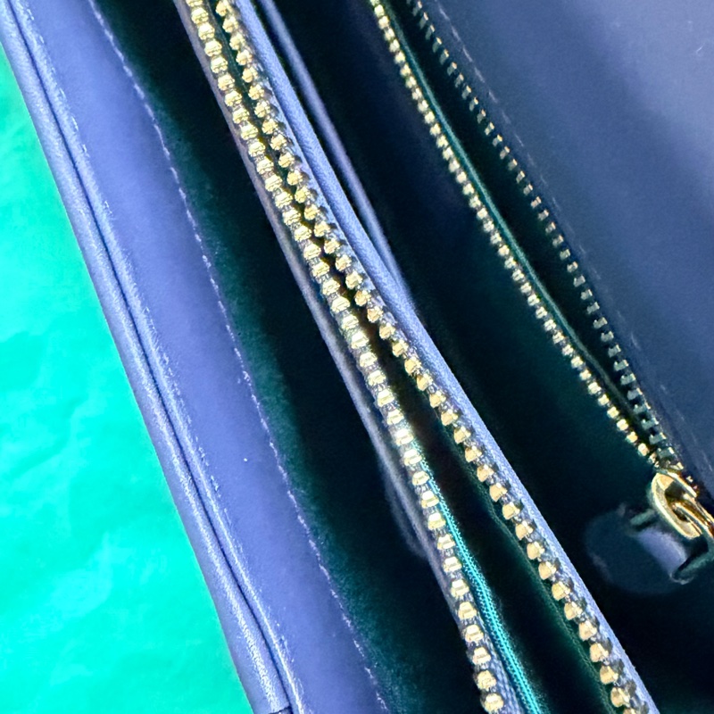 BVLGARI 寶格麗優雅經典銀鏈牛皮背包 27*19*6-3