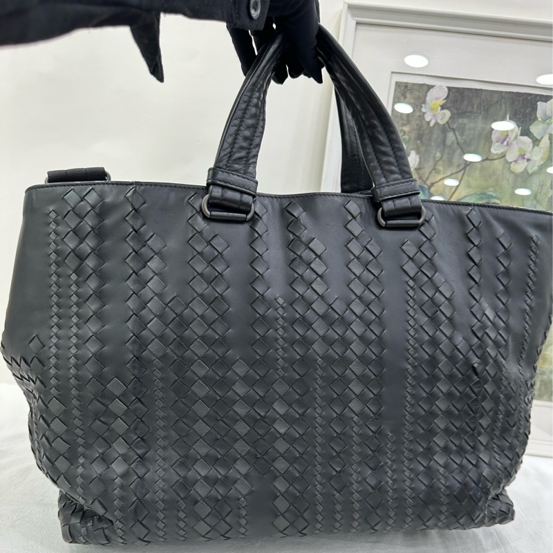 BV葆蝶家 黑色編織手提包-5