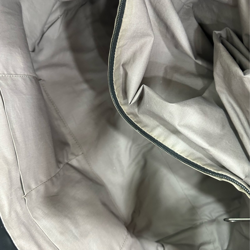 BV葆蝶家 黑色編織手提包-8