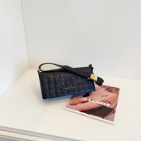 【98新🆕】Chanel 中古黑金橫版 冰格腋下包 經典縫線logo 手提包 單肩包