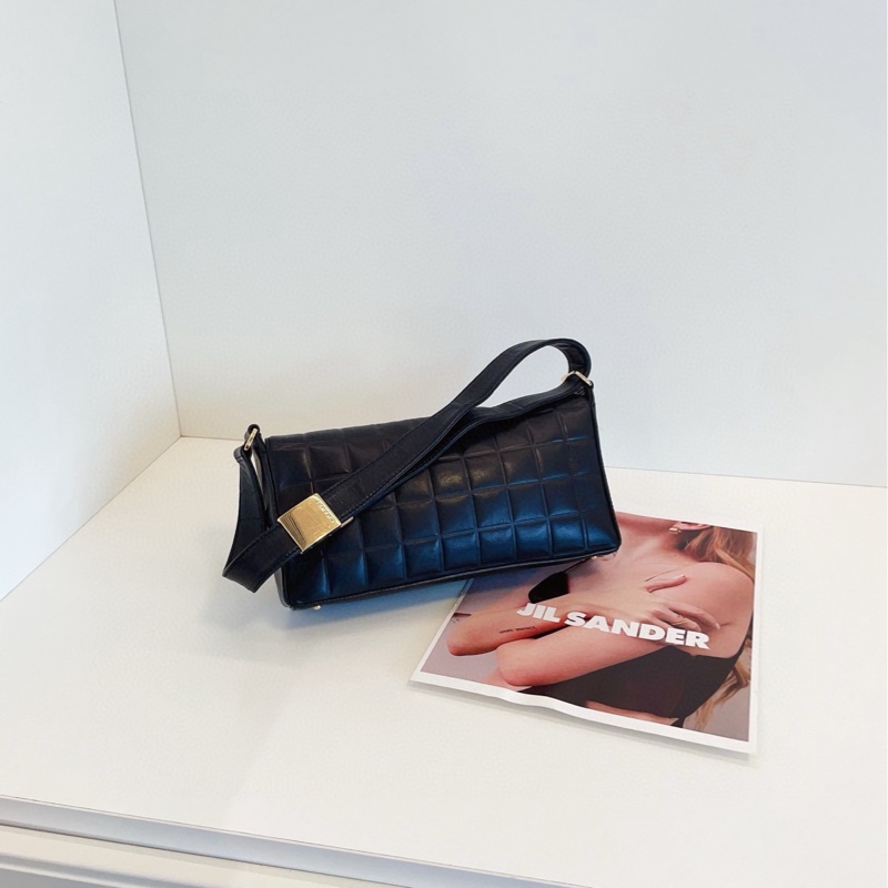 【98新🆕】Chanel 中古黑金橫版 冰格腋下包 經典縫線logo 手提包 單肩包-1