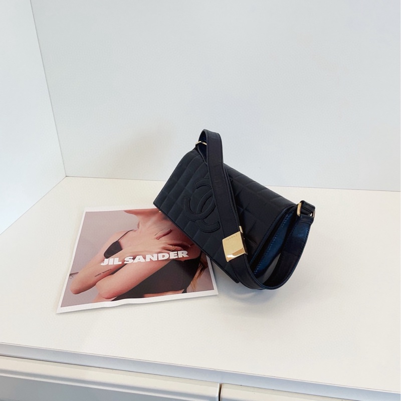 【98新🆕】Chanel 中古黑金橫版 冰格腋下包 經典縫線logo 手提包 單肩包-3