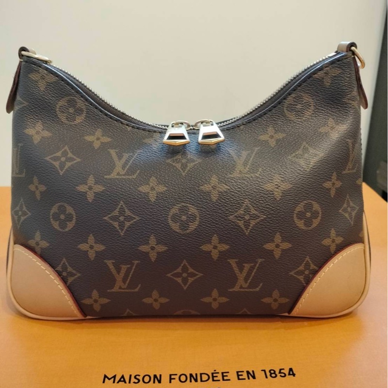 Louis Vuitton（路易威登）「牛角包」Boulogne 系列晶片款-0