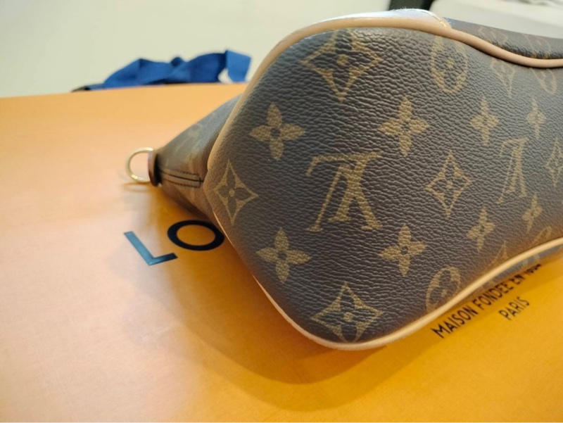 Louis Vuitton（路易威登）「牛角包」Boulogne 系列晶片款-9