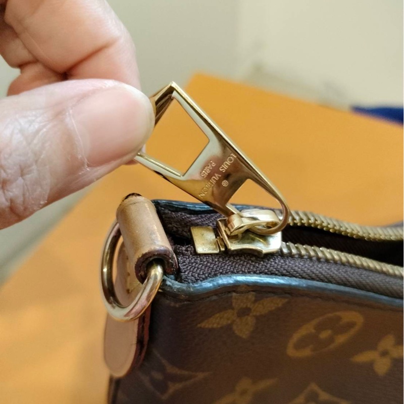 Louis Vuitton（路易威登）「牛角包」Boulogne 系列晶片款-12