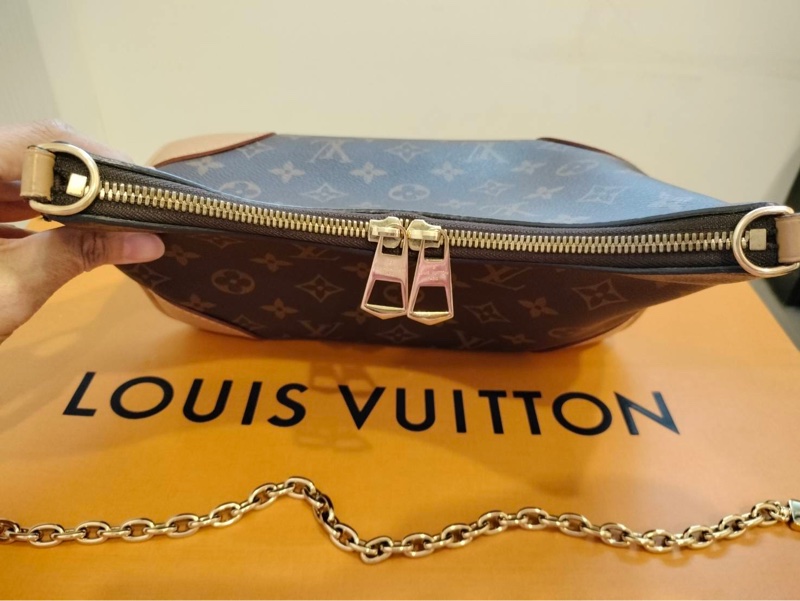 Louis Vuitton（路易威登）「牛角包」Boulogne 系列晶片款-18