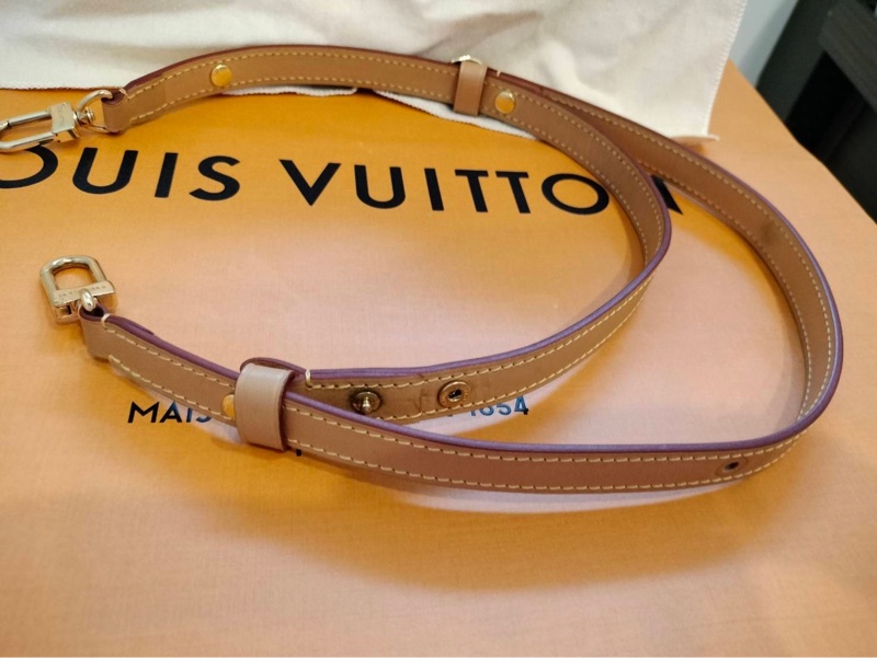 Louis Vuitton（路易威登）「牛角包」Boulogne 系列晶片款-26