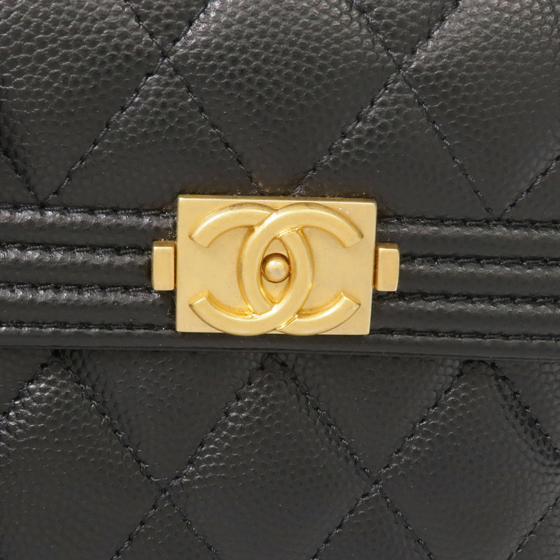 CHANEL 牛皮皮革Boy Wallet金扣錢包-10