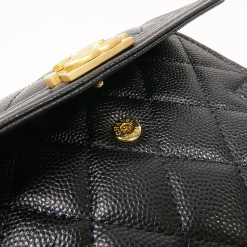 CHANEL 牛皮皮革Boy Wallet金扣錢包-14