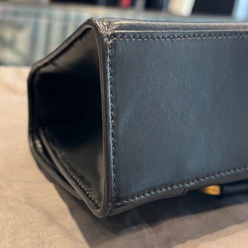 Balenciaga 亮面牛皮沙漏包-10