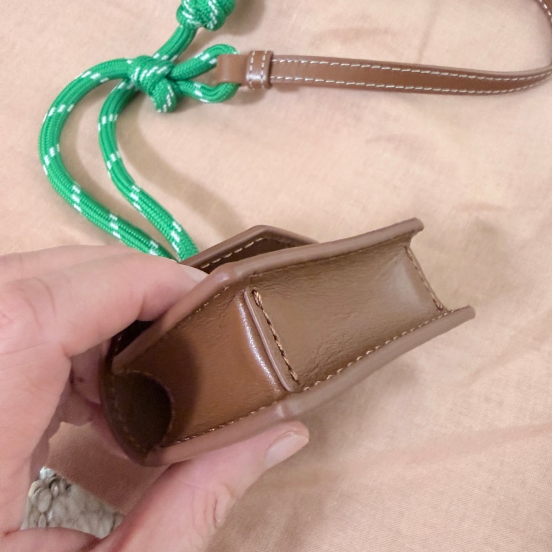 Miumiu ❤️干邑色最熱賣的顏色❤️小可愛耳機包-11