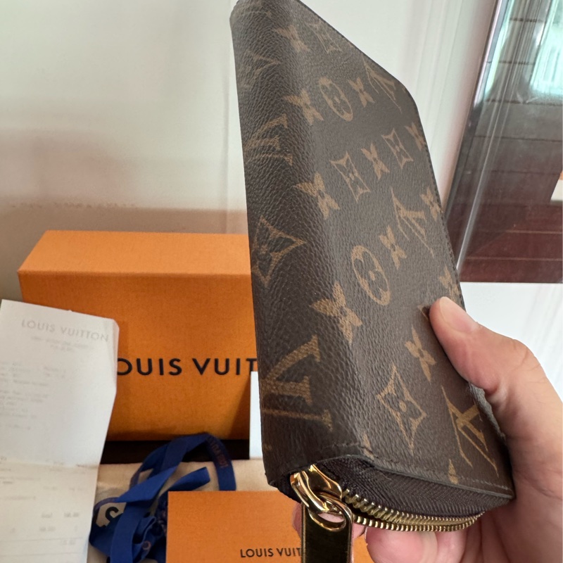 Lv皮夾 容量超多 保存如新 日本購入 M42616-2