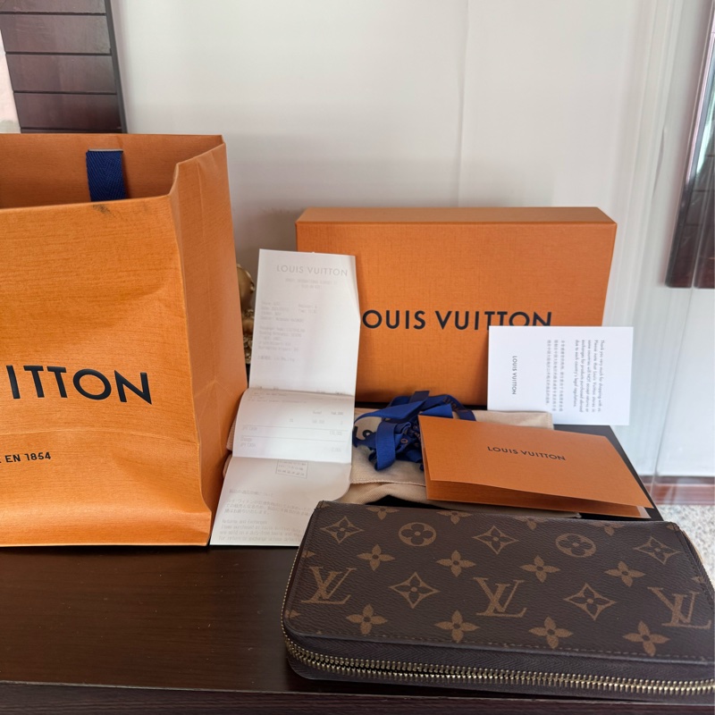 Lv皮夾 容量超多 保存如新 日本購入 M42616-7