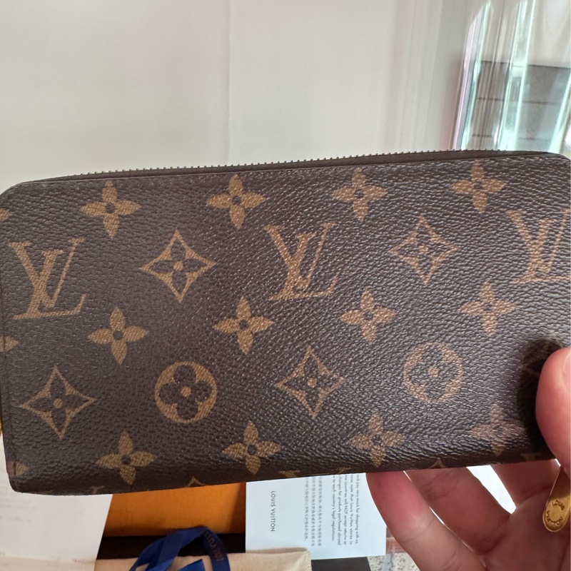 Lv皮夾 容量超多 保存如新 日本購入 M42616-8