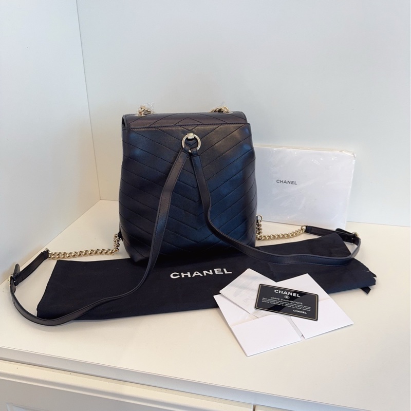 【99新🆕部分膜在】Chanel 黑金復古V紋牛皮 雙肩包-5