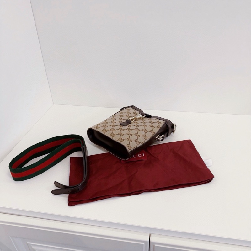 【閒置🆕】Gucci SS24年新款走秀款 棕色老花 寬肩帶硬水桶 斜挎包 單肩包-2