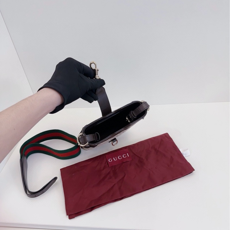 【閒置🆕】Gucci SS24年新款走秀款 棕色老花 寬肩帶硬水桶 斜挎包 單肩包-4