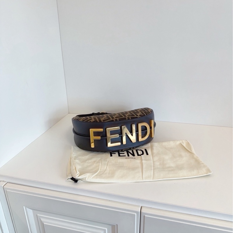 【閒置99新🆕】Fendi 雙F老花Graphy大月亮腋下包手提包 單肩包-3