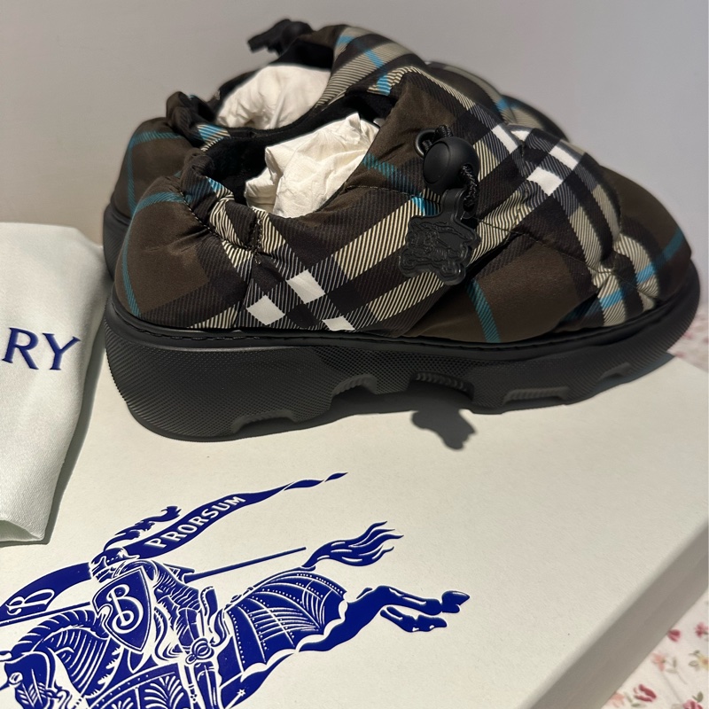 全新Burberry格紋鞋（原價$34900）-2