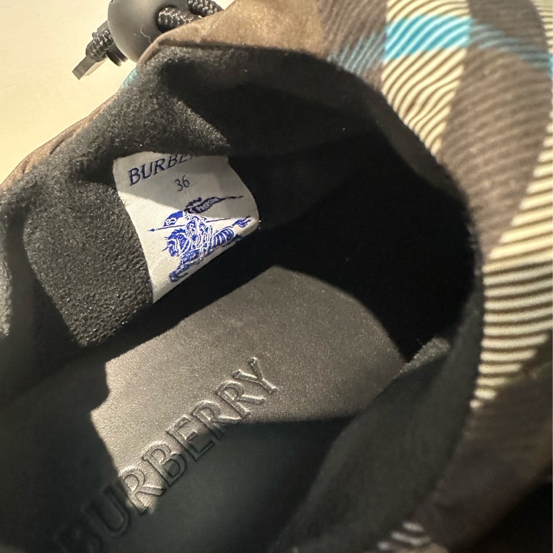 全新Burberry格紋鞋（原價$34900）-4