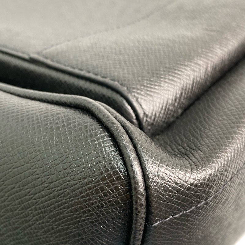 △ Louis Vuitton 路易威登 Black Taiga Leather Avenue Backpack M30977 黑色防刮小牛皮背包 - 257021459-6