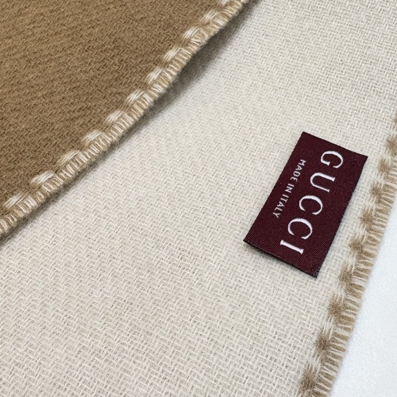 *SHIHNA名牌精品* GUCCI Interlocking G 羊毛和羊絨圍巾-1
