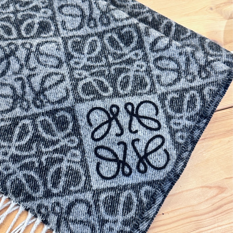 【全🆕】 LOEWE Anagram scarf羊絨羊毛刺繍圍巾頸 巾女款 深灰色-1