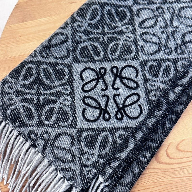 【全🆕】 LOEWE Anagram scarf羊絨羊毛刺繍圍巾頸 巾女款 深灰色-4