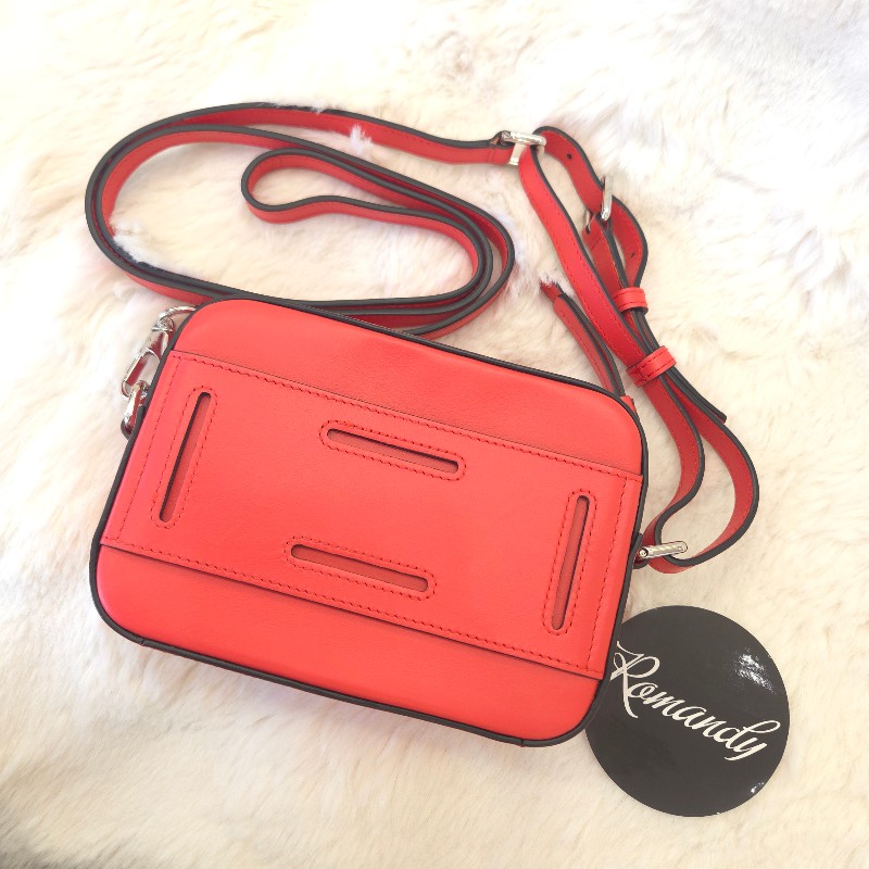 Tod's mini 相機包 展示品-1