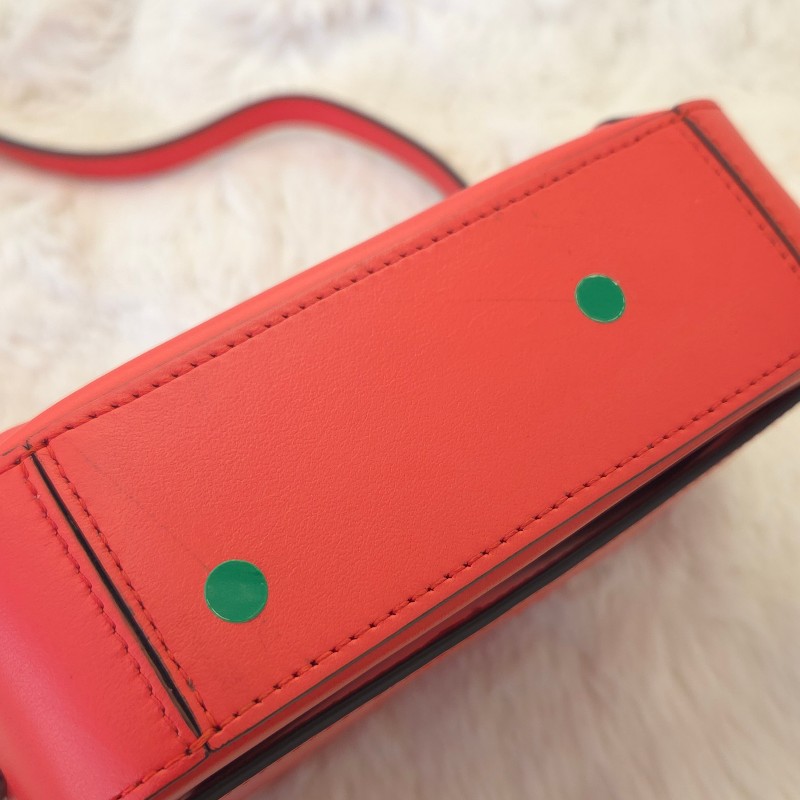 Tod's mini 相機包 展示品-6