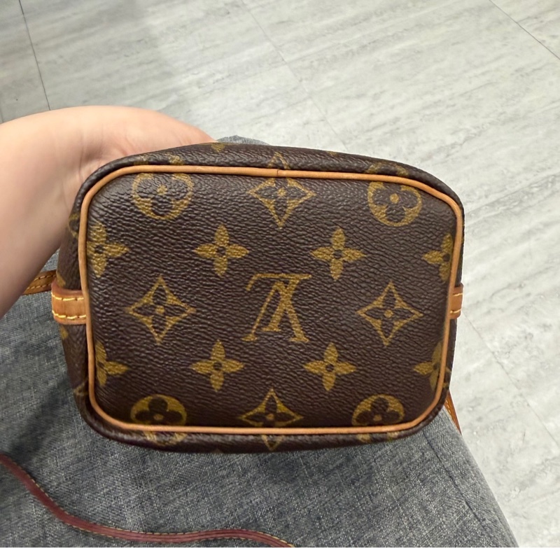 Lv 經典老花小水桶-11