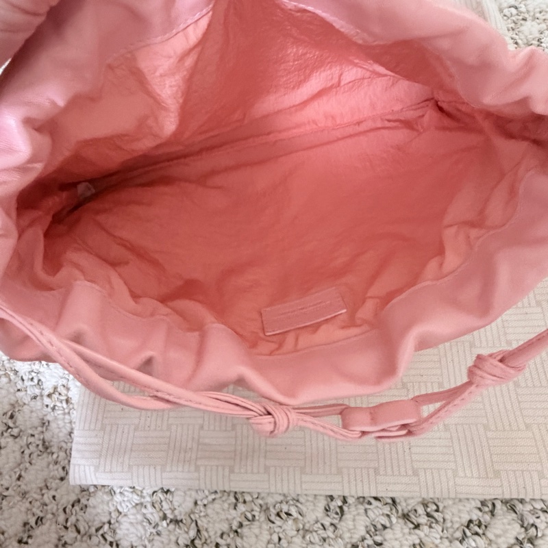 BV 🎀超粉嫩 束口小袋 可上肩/手提-12